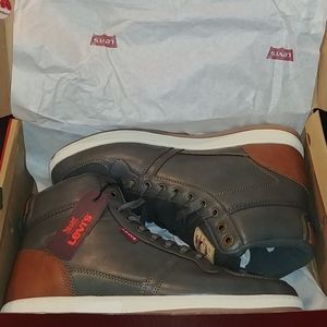 levis track boot
